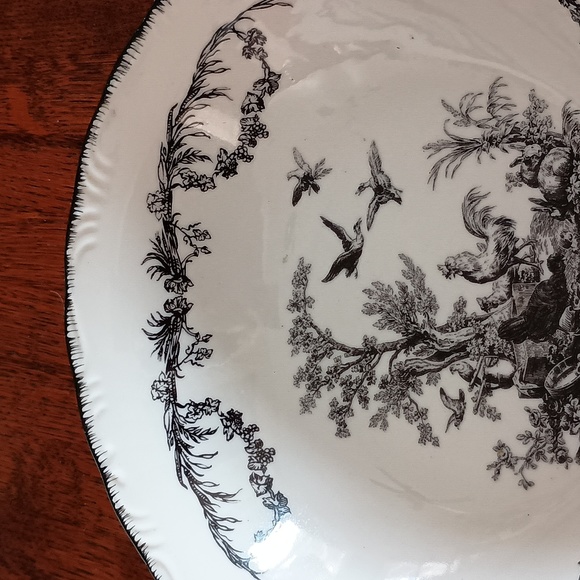 Aux Au Provence Black Landscape with Chickens Rooster Doves Rabbits Serving Bowl - Picture 5 of 6